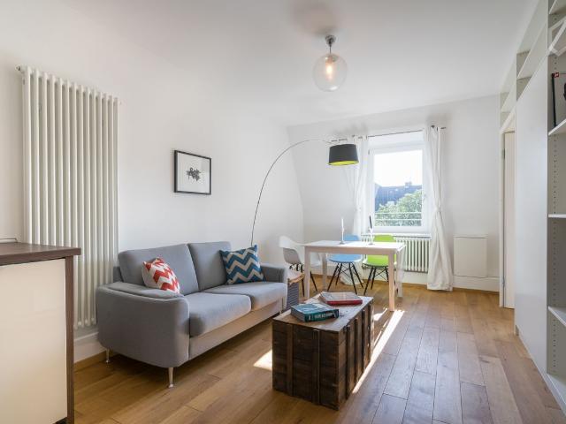 Lovely furnished apartment in an old building in Frankfurt Nordend, Frankfurt Amsterdam Apartments for Rent
