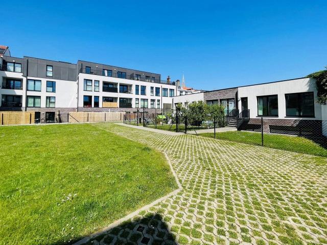 Lovely house located inside a quiet inner block +/ 92m²