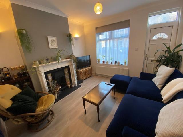 Lovely home and garden for a short let in Crookes