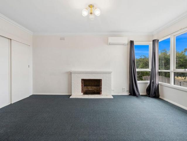 Lovely Home, Great Location!