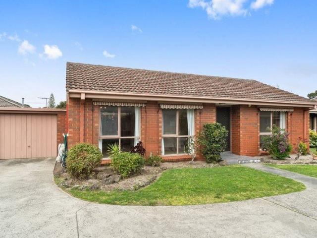 LOVELY HOME IN A CONVENIENT LOCATION!