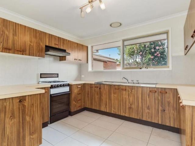 LOVELY HOME IN A CONVENIENT LOCATION!