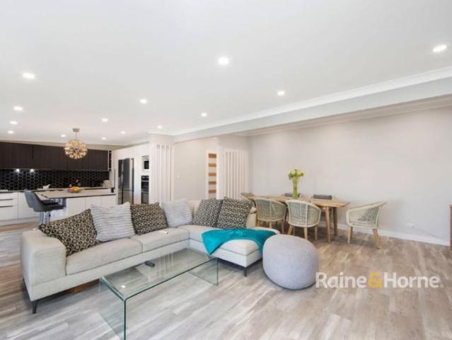 LOVELY HOME IN GREAT LOCATION!