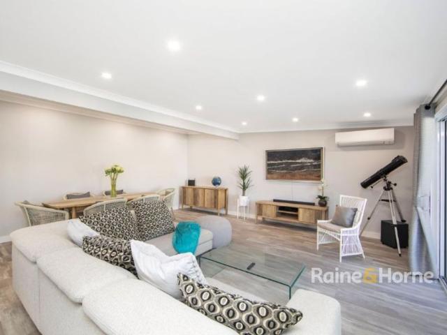 LOVELY HOME IN GREAT LOCATION!