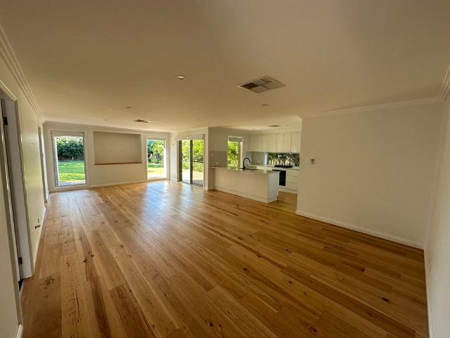 LOVELY HOME IN OUTLOOK ESTATE