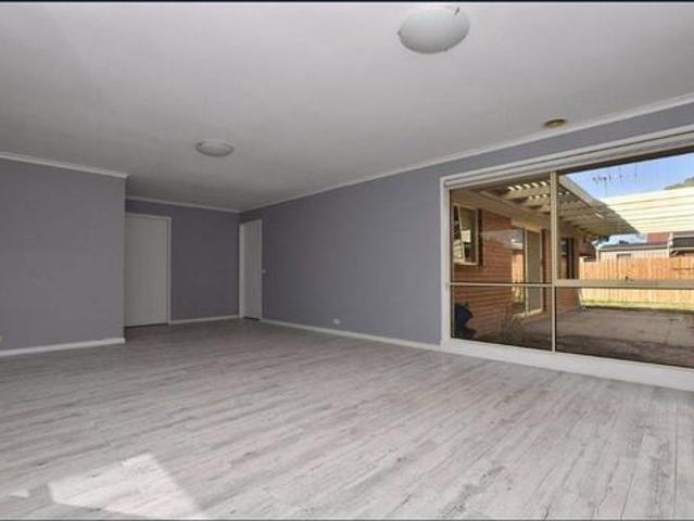 Lovely home in sought after Seabrook!