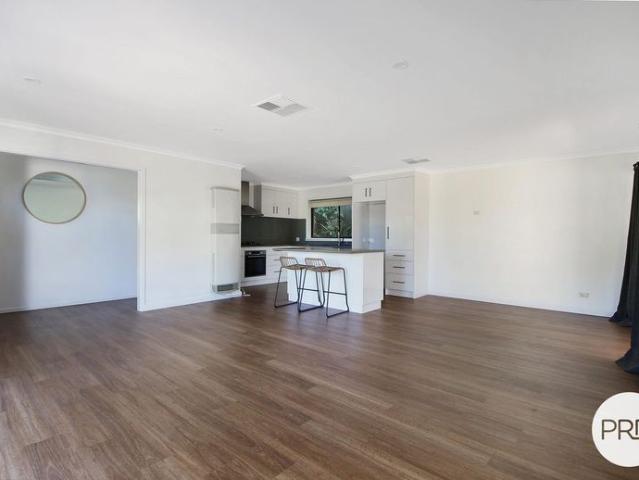 LOVELY HOME ON QUICKS HILL!