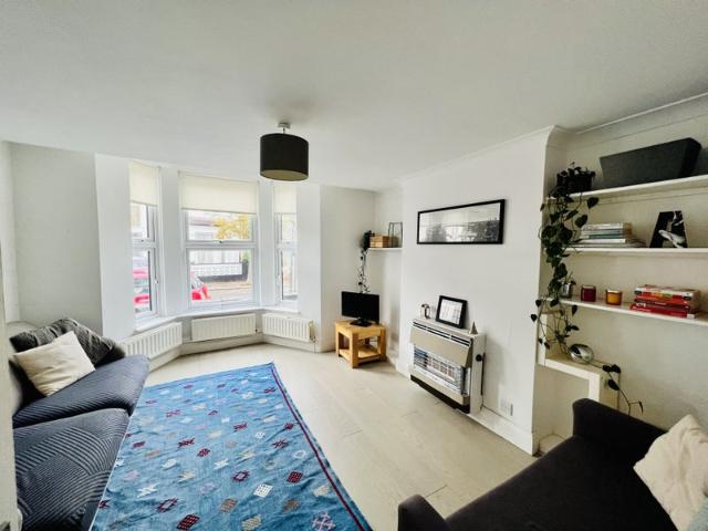 Lovely One Bedroom with Amazing Private Garden