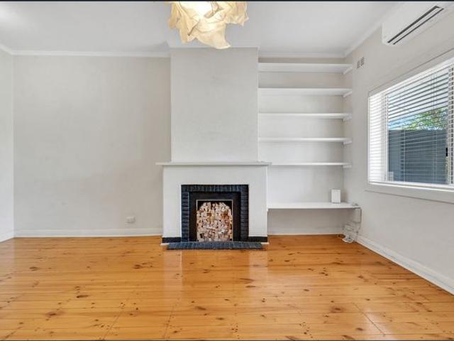 Lovely, Low Maintenance Living – Prime Collinswood Location!