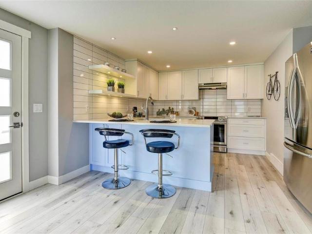 Furnished in Lake Country – Utilities Included!