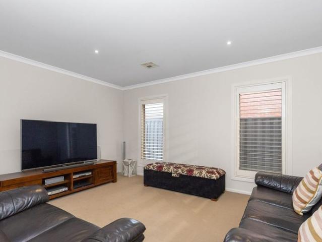 Lovely Large Low Maintenance Family Home