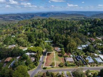 Lovely level vacant block in highly sought after locale