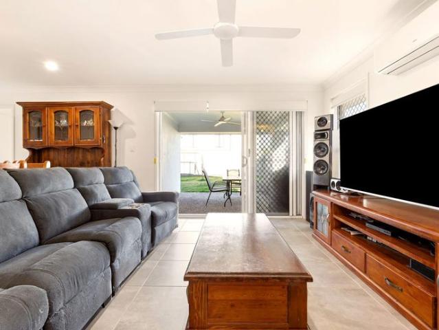 Lovely Like New Home in North Harbour Estate