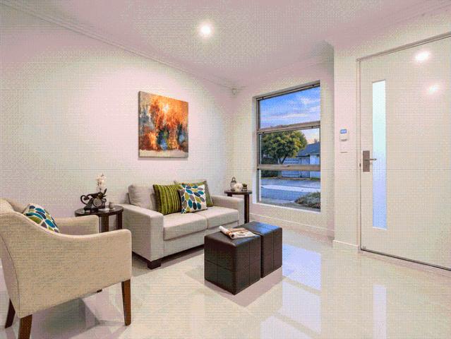 Lovely Modern Family Home in Highly Desirable Central Location