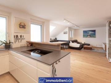 Reduzierter Preis Top aufgeteilte 4 Zimmer Wohnung mit Balkon und Blick ins Grüne im Zentrum von Bad Schallerbach