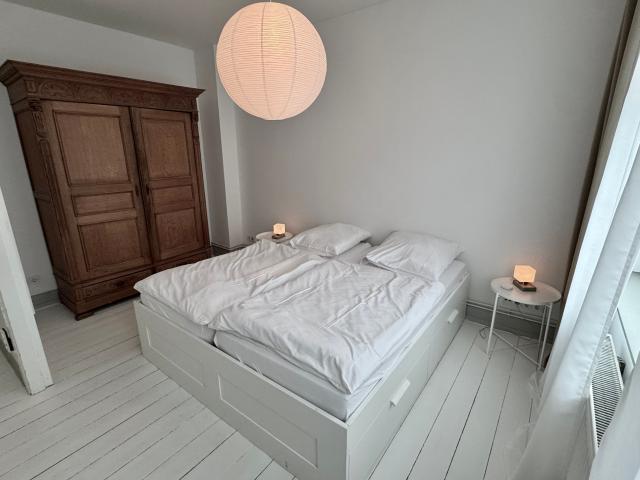 Lovely, modern suite in Cologne with weekly service