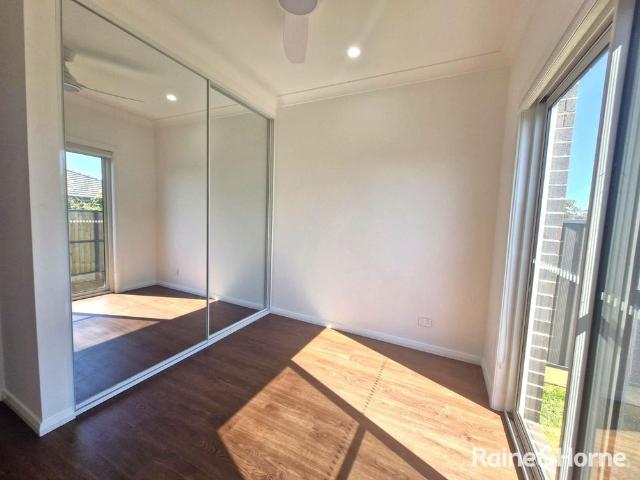 LOVELY MODERN TWO BEDROOM GRANNY FLAT FOR LEASE IN AIRDS!