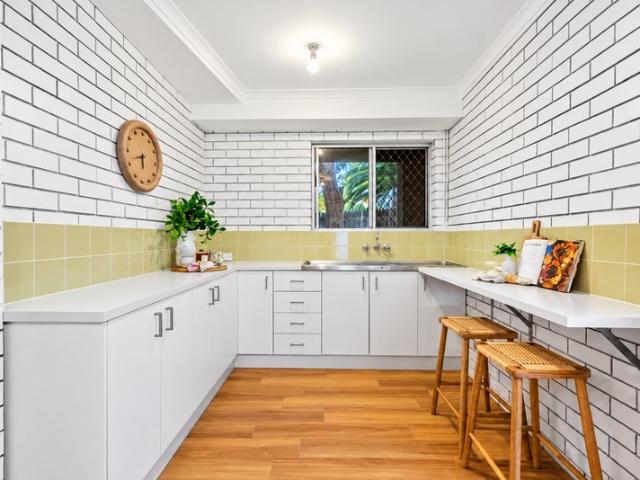 Lovely Modern Two Bedroom Unit