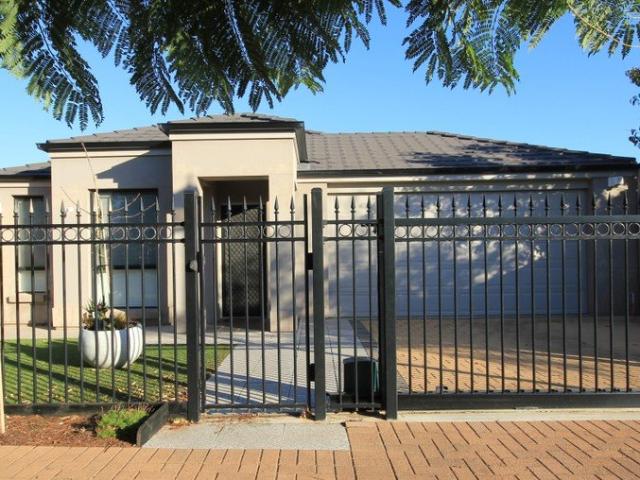 LOVELY MODERN 4 BEDROOM HOME WITH DOUBLE GGE