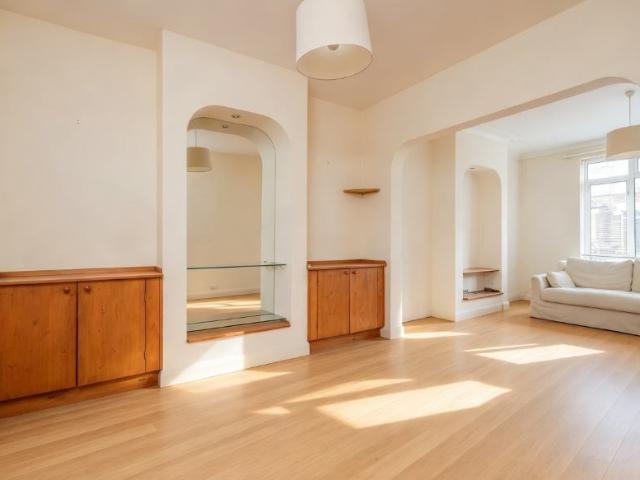 Lovely newly refurbished House with garden