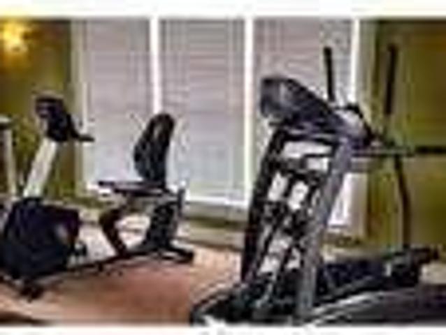 Lovely Newport, 2 bed, 2 bath. Pet OK!