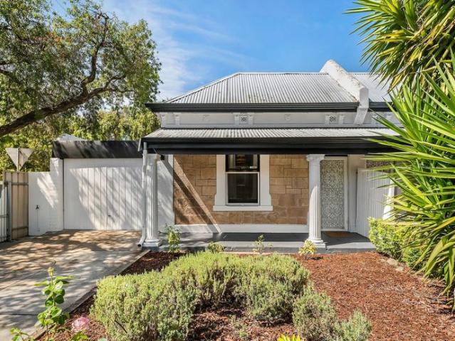 LOVELY NEAT TWO BEDROOM HOME IN GREAT LOCATION CITY SIDE