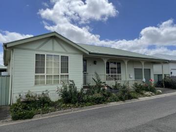 Lovely neat Sturt Perfect Location