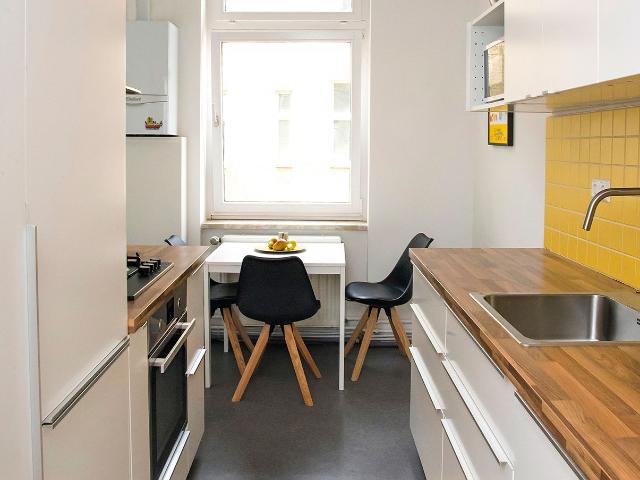 Lovely, nice suite near school, Berlin, Berlin Amsterdam Apartments for Rent
