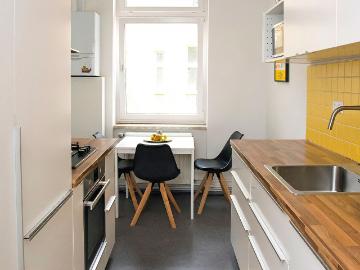 Lovely, nice suite near school, Berlin, Berlin Amsterdam Apartments for Rent