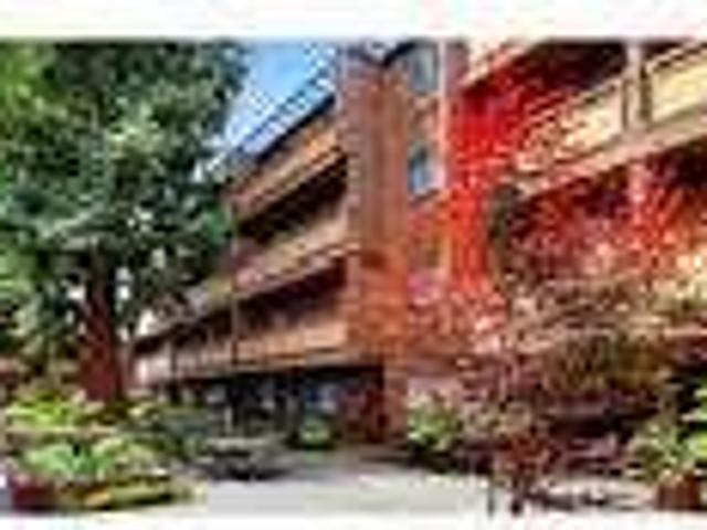 Lovely San Leandro, 2 bed, 1 bath. Covered parking!