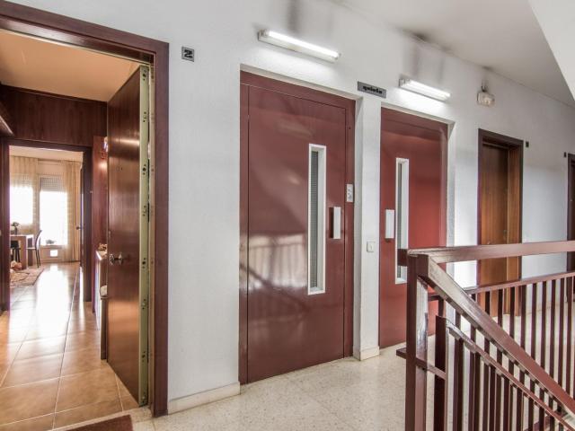 Lovely single bedroom close to Bac de Roda metro station