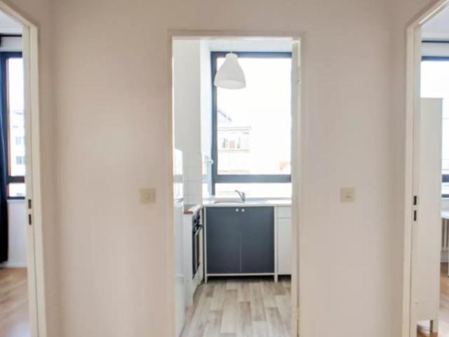 Lovely single bedroom in a 3 bedroom apartment near U Bhf Ernst Reuter Platz transport stop