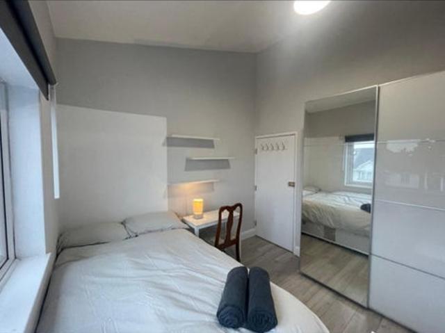 Lovely studio flat near Dollis Hill Station