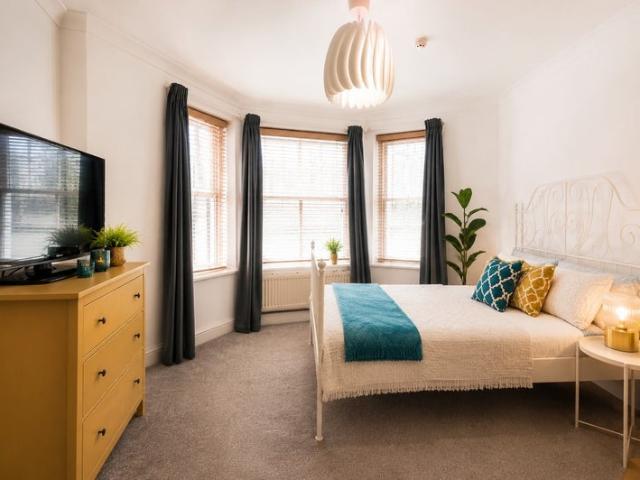 Lovely Studio with patio at Holland Park