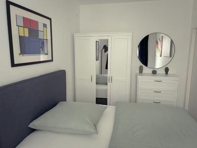 Lovely, pretty apartment located in Arndtstraße, Frankfurt Amsterdam Apartments for Rent