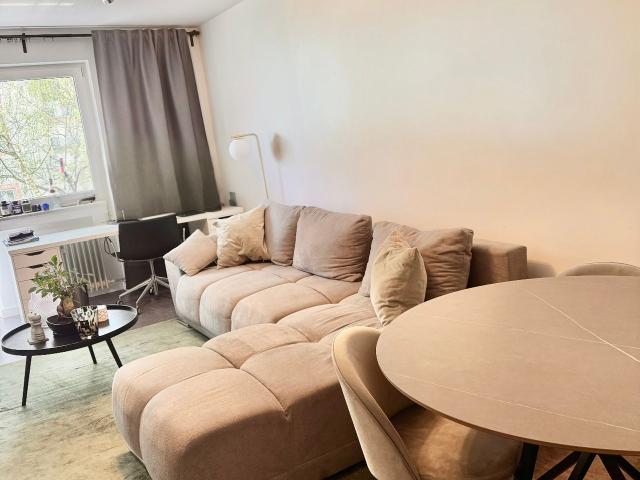 Lovely, pretty studio located in Frankfurt am Main, Frankfurt Amsterdam Apartments for Rent