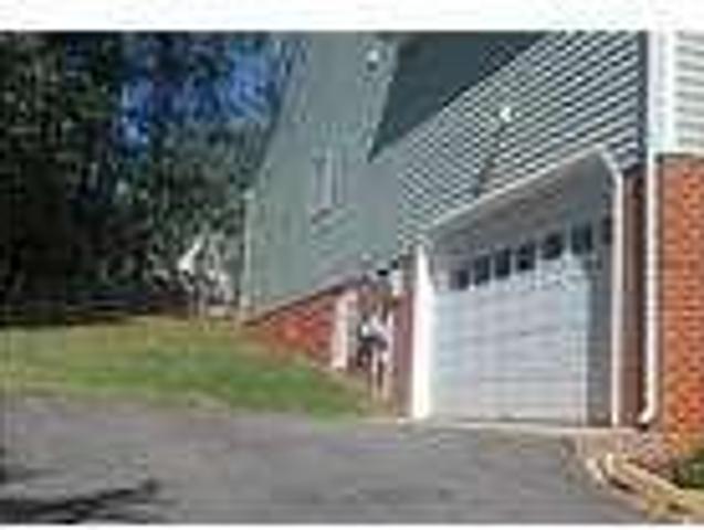 Lovely Ranch with over an acre