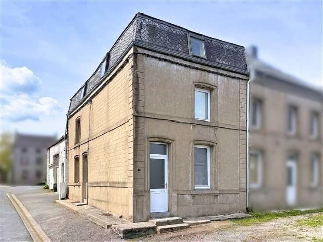 LOVELY RENOVATED HOUSE 2 BEDROOMS GARAGE