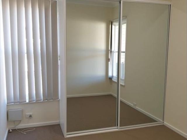 Lovely, Renovated, 1 Bedroom Unit In Quiet Location