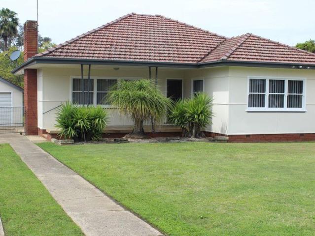 Lovely Renovated 3 Bedroom Home with Huge Backyard