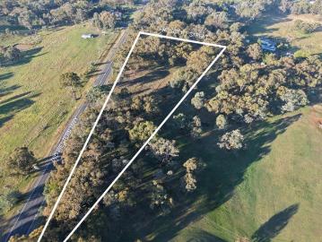 Lovely weekend get away block, set on 1.6acres*!