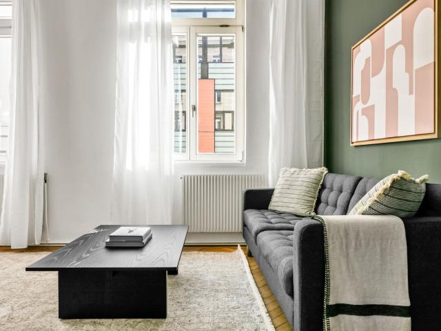 Lovely Wieden 1BR w/ Elevator, walk to city center & Metro