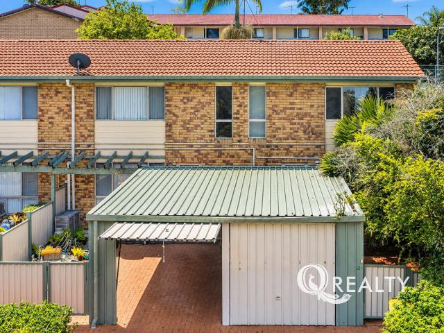 Lovely Townhouse In A Prime Location!