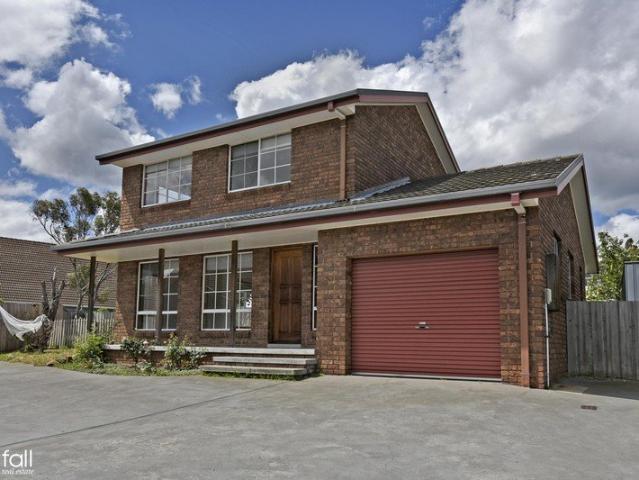 Lovely Townhouse, Water Views
