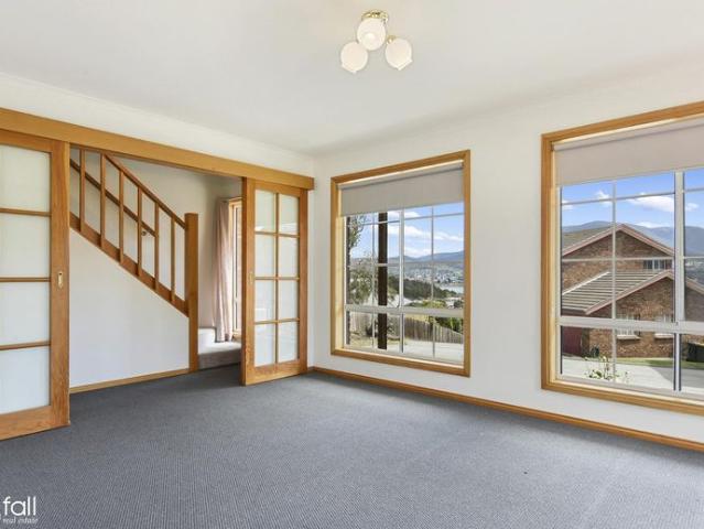 Lovely Townhouse, Water Views