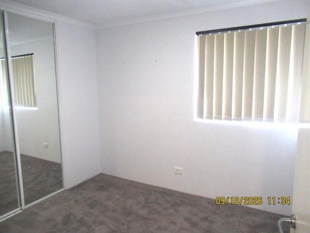 Lovely townhouse 3 bedroom 2 bathroom 3 toilets, split air conditioners, outdoor spa