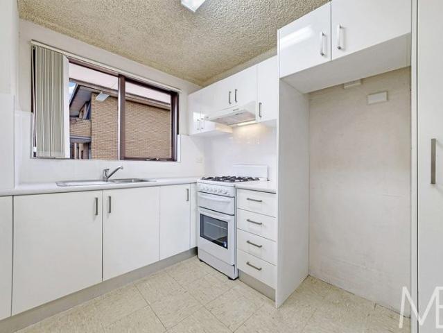 Lovely Top Floor Unit