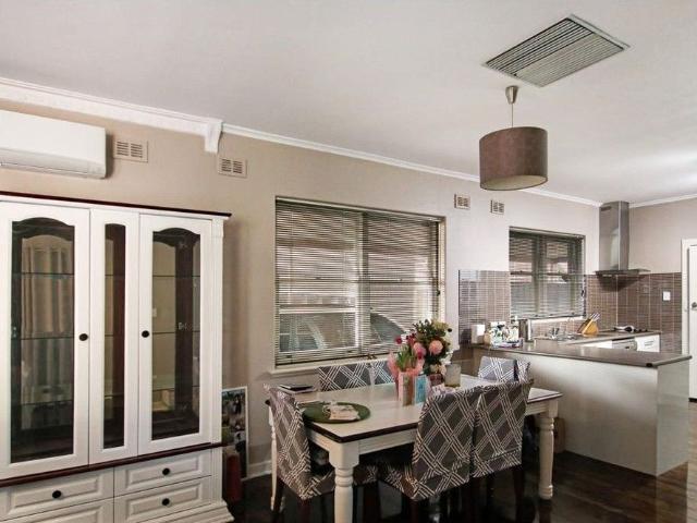 Lovely Three Bedroom Home in a Great City to Coast Location!