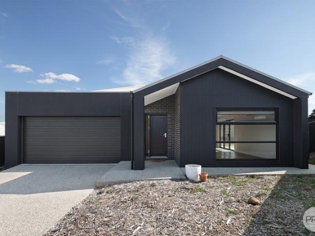 LOVELY THREE BEDROOM HOME IN BEAUFORT.