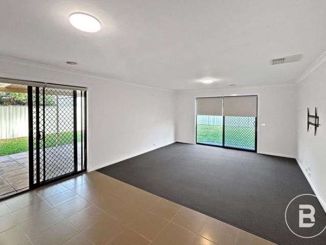 LOVELY THREE BEDROOM HOME WITH STUDY AND SIDE ACCESS